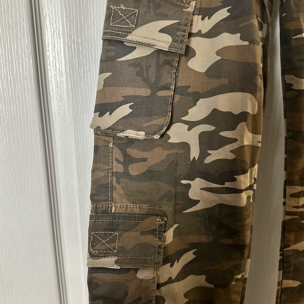 LoveGen Utility Parachute Jogger in Camouflage size 16 new with tags - Picture 4 of 11
